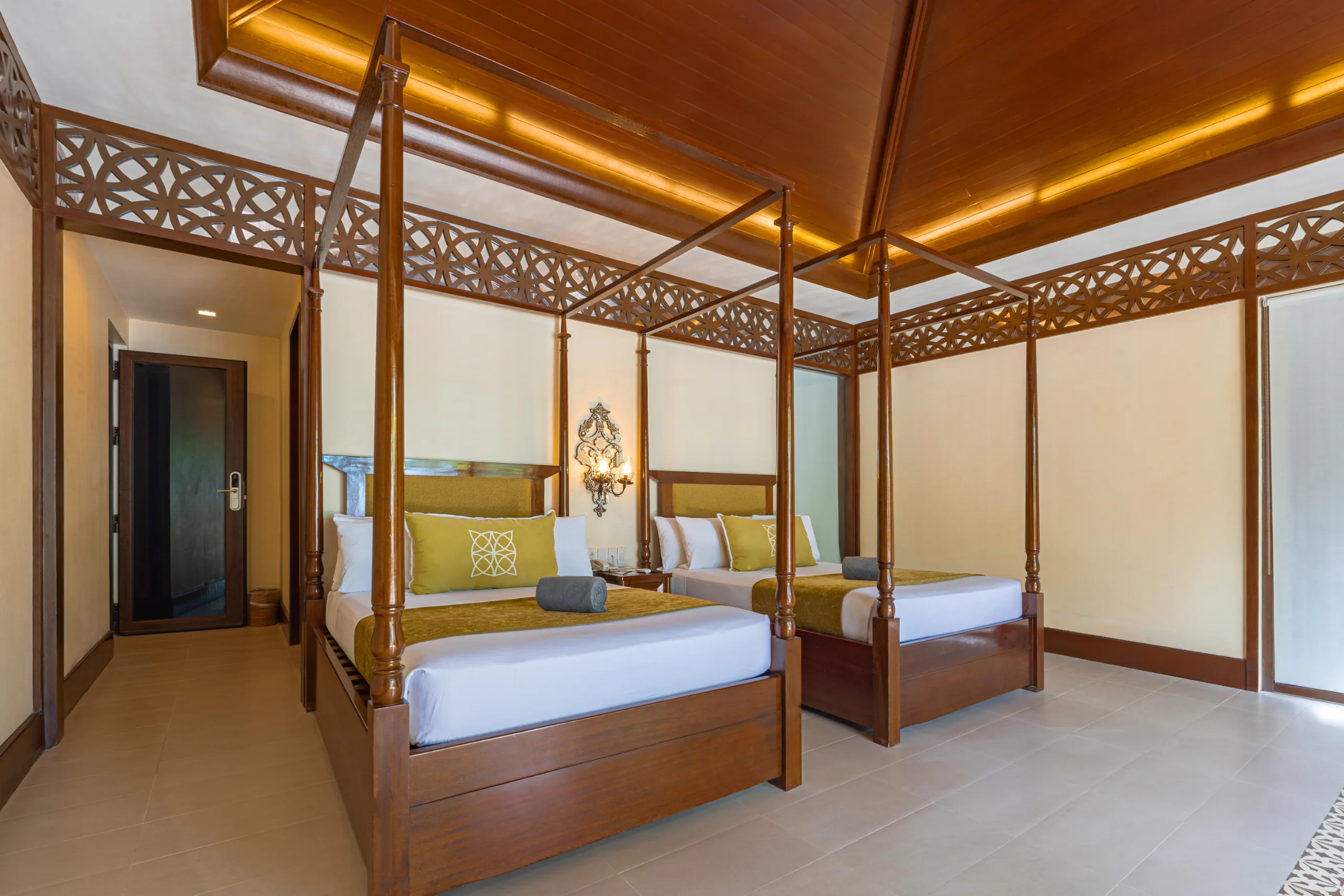 LUXURY ROOM